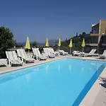 Bellevue 1 3* ツァヴタット