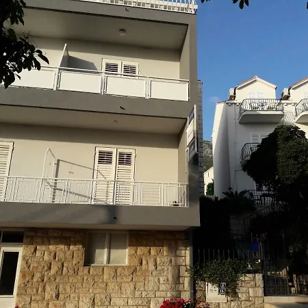 Bellevue 1 *